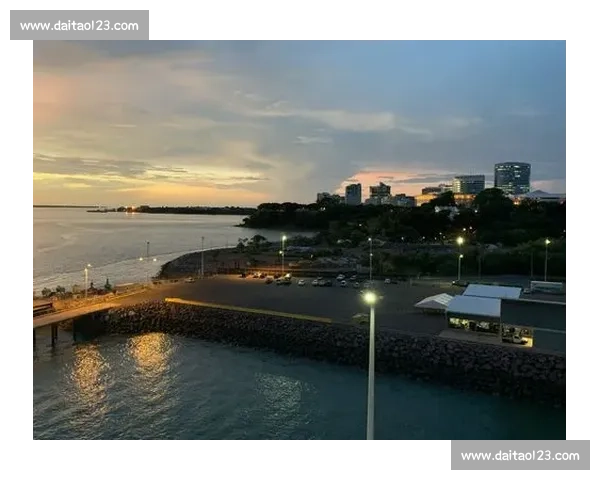 夕阳游轮撒糖!亚马尔与女友克罗地亚秀恩爱