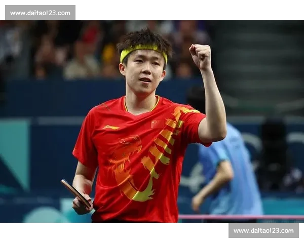 王楚钦的 “眼神杀”:训完球拍,再训自己